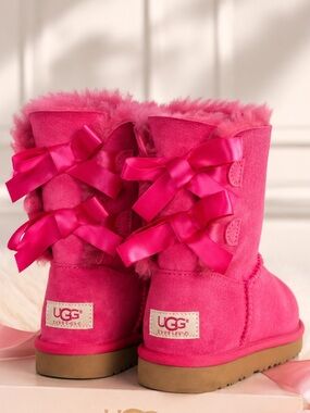 UGG Pink Fuchsia Bailey Bow Ugg Boots with Satin Bows Size 5 Women’s
